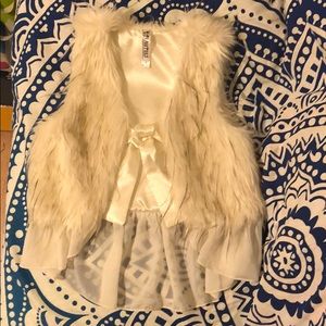 Beautees Faux fur vest